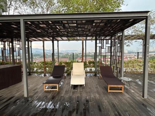 Emporis 2BR Condo| freeParking•SEGi•Thomson• EmHub - image 11