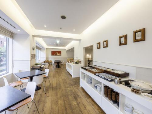 Restaurant, KOKO HOTEL Yokohama Tsurumi in Tsurumi