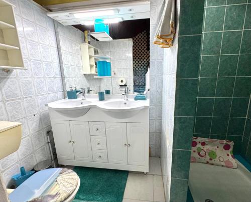 Kamar Mandi, Paradis Créole à Bellevue Sainte-Rose (Paradis Creole a Bellevue Sainte-Rose) in Sainte Rose