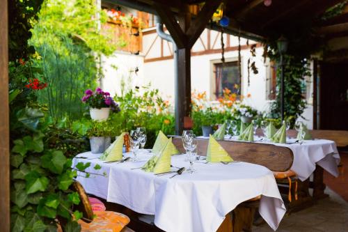 Restoran, Krauterhotel Garni Zur Klostergrotte in Nohra