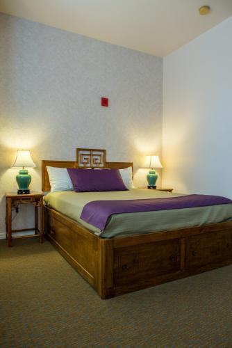 SW Hotel Room Type - Queen Room