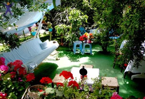 Pekcan Otel Pekcan Otel is a popular choice amongst travelers in Burhaniye, whether exploring or just passing through. The property offers guests a range of services and amenities designed to provide comfort and