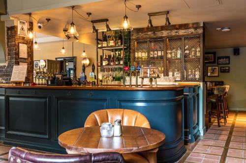Greyhound Hotel - image 2