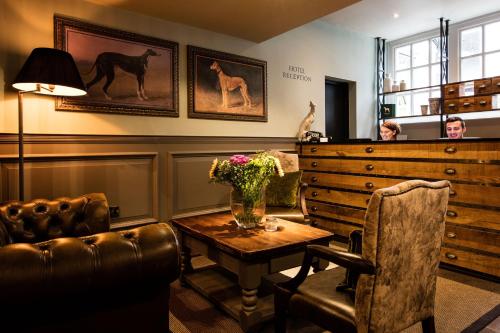 Greyhound Hotel - image 6