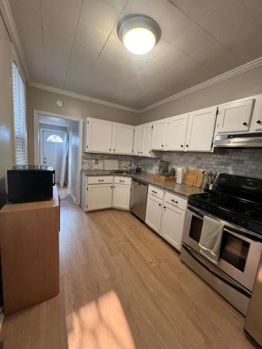 Konyha, Charming Townhome in Federal Hill in Federal Hill