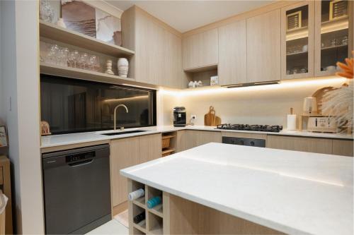 Konyha, The Oak & Sand House 3BHK Cosy stay in Modbury