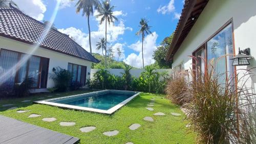 Tropical Villa with Swimming Pool, Selong Belanak