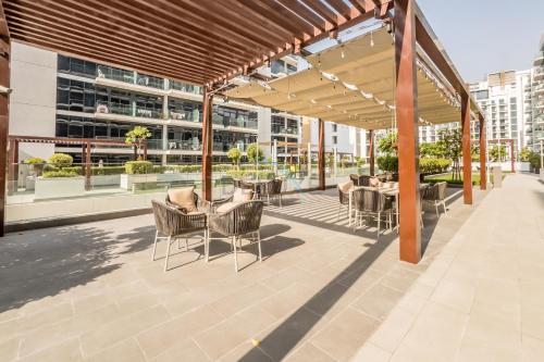 Close to Meydan Racecourse and Ras Al Khor Wildlife Sanctuary, And a Quick Drive to Downtown Dubai and the Iconic Burj Khalifa - Azizi Riviera 44, Meydan by Deluxe Holiday Homes, Dubai (foto 10)