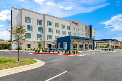 Hampton Inn by Hilton Daleville - 숙소 외관