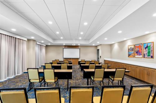 Hampton Inn by Hilton Daleville - 회의실/연회장