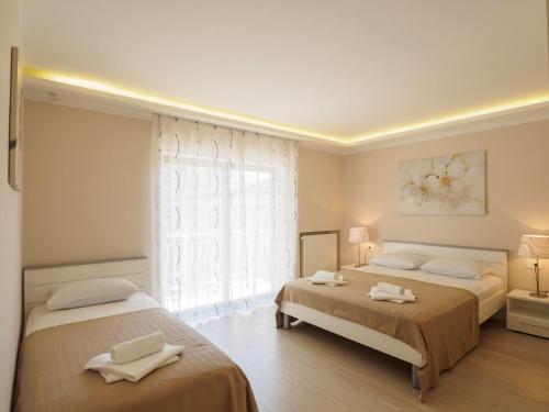 Apartment with Garden View image 9