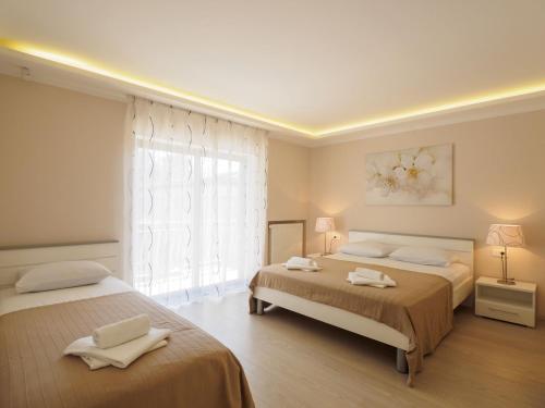 Apartment with Garden View image 5