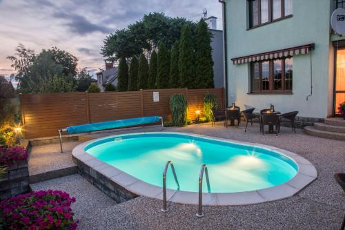 สระว่ายน้ำ, Villa Grande - Apartmany in โฮลิเซ