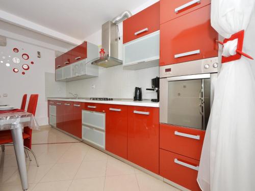  Apartment Nikolina in Trogir