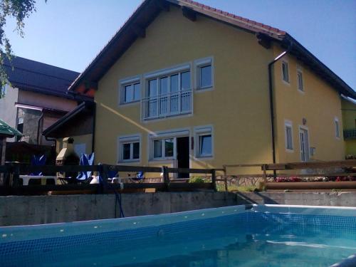  JULIJA 2 in Fužine