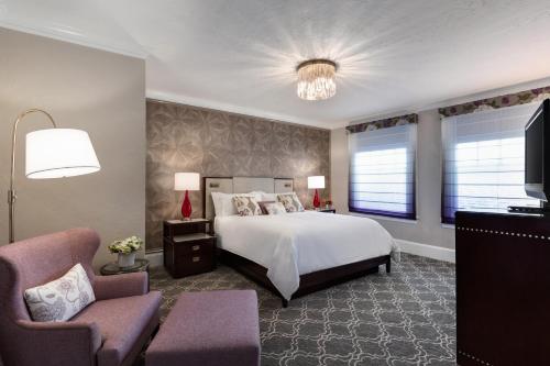 One-Bedroom King Suite with View