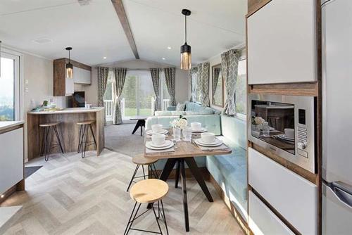 Luxury mini lodge with hot tub and decking at Tattershall Lakes, Tattershall