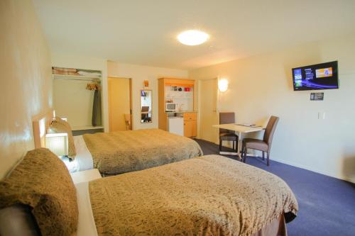 Superior Twin Room with Spa Bath - Disability Access