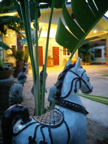 Pottery Street House thumbnail 3