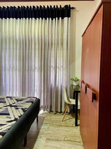 Ski Villa Modern Calm and Cozy Lakeside Villa Rooms Anuradhapura City Sri Lanka - image 2