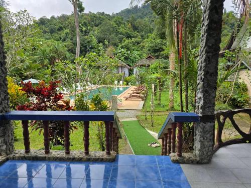 Malulee KhaoSok Resort Room Type - Family Bungalow