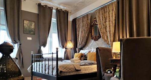 Studio Apartment with King Bed