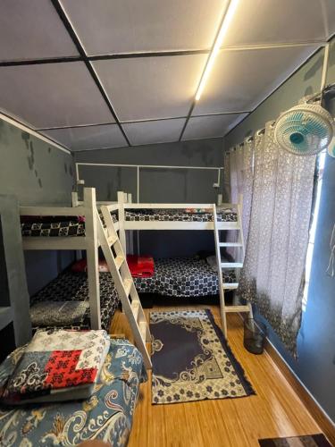 1 bunk bed