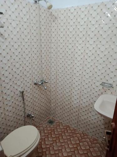 Regale Internet Inn — other in Surriya Mansion, 65 The Mall, Mozang Chungi, Dargai, 54000, Pakistan
