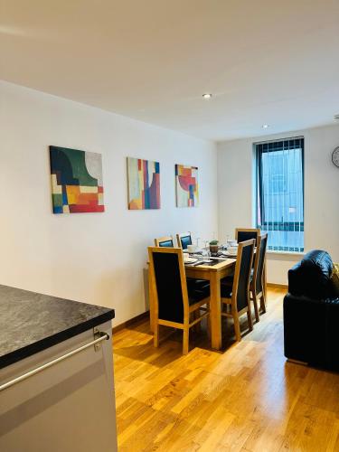 City Centre Free Parking 2 Bedroom Apartment, Liverpool (photo 4)