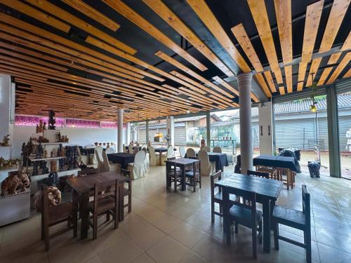 레스토랑, Elepath Lodge Pinnawala in 핀나왈라
