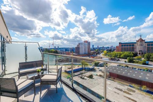 Leeds City Centre - 2 bed Penthouse with balcony, Leeds (zdjęcie 4)