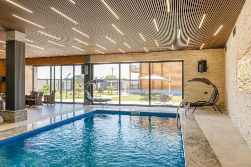 Piscina, Homma Aparan with Superpool in Aragats