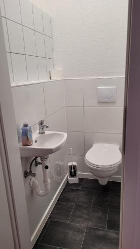 Vannituba, Ferienwohnung Gästehaus Bauer 2 (Ferienwohnung Gastehaus Bauer 2) in Heiligenhaus