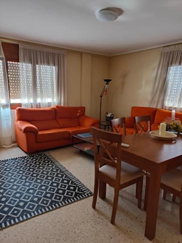 97m² 4 guļamistaba, 2 privāta vannas istaba Māja Kalanda
 (Rafa´s Home 19) in Kalanda