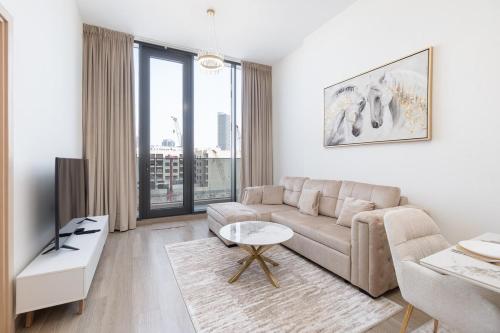Modern Aura Living Chic 1BR Hideaway in JVC, Dubai (photo 10)