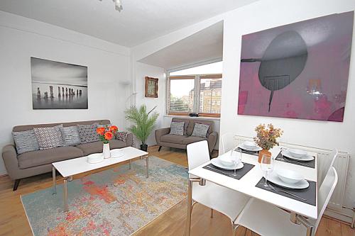 Stylish 3-Bedroom Apartment mins to London Bridge, Londyn