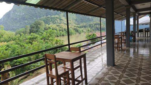 Khamphan Guesthouse in Nong Khiaw