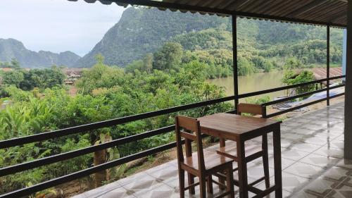 Khamphan Guesthouse in Nong Khiaw