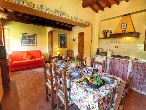 Instalaciones, Apartment in Radda with Garden in Radda in Chianti