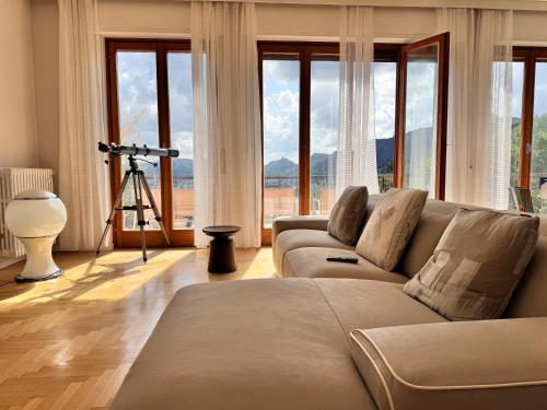 Home Dave Luxury Como Lake View