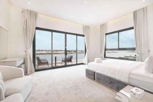 Luxury Villa sea view and free paddle boat - Al Dana Island Fujairah in Fujairah Beach