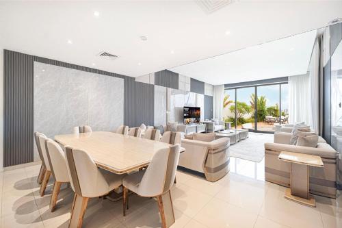 Luxury Villa sea view and free paddle boat - Al Dana Island Fujairah in Fujairah Beach