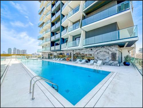 Modern Luxury Fully Furnished 1BH Apartment in Binghatt Heights JVC - Easy Access to JBR, Circle Mall & Dubai Hills Mall, Dubai (photo 8)
