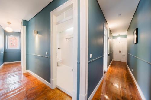 Bright 3BR Steps from National Pantheon | By Airnest, Лиссабон (фото 9)
