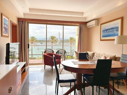 Facilities, Boca do Rio Arade in Estombar
