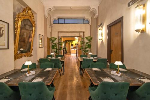 Ételek és italok, Hotel Accademia near Via del Corso