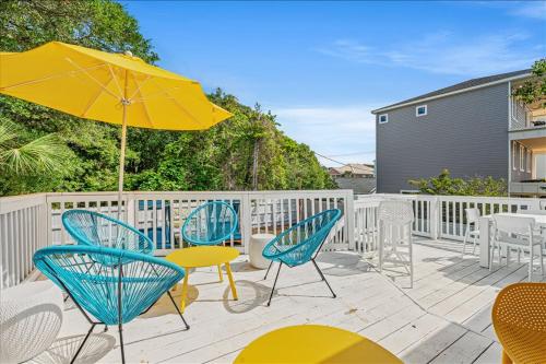 SUNSHINE 4 Bedroom apartment with pool