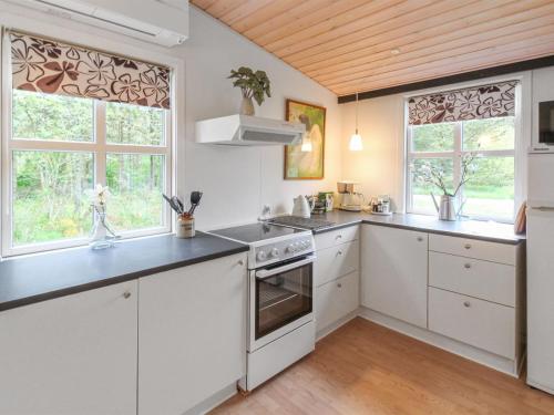 Holiday Home Thekla - 3km from the sea by Interhome in ไวเออร์ส สทรันด์