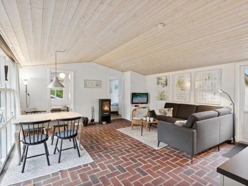 Holiday Home Thekla - 3km from the sea by Interhome in ไวเออร์ส สทรันด์