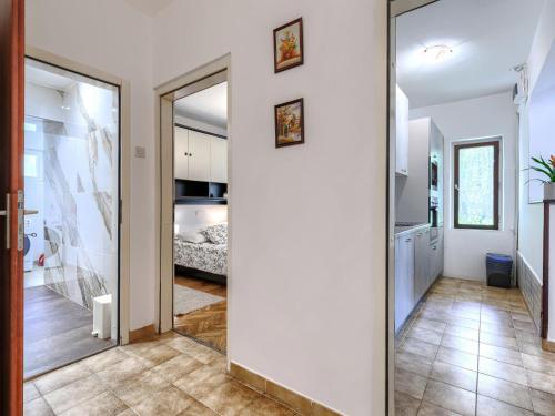 Apartment Roberta by Interhome in 拉賓